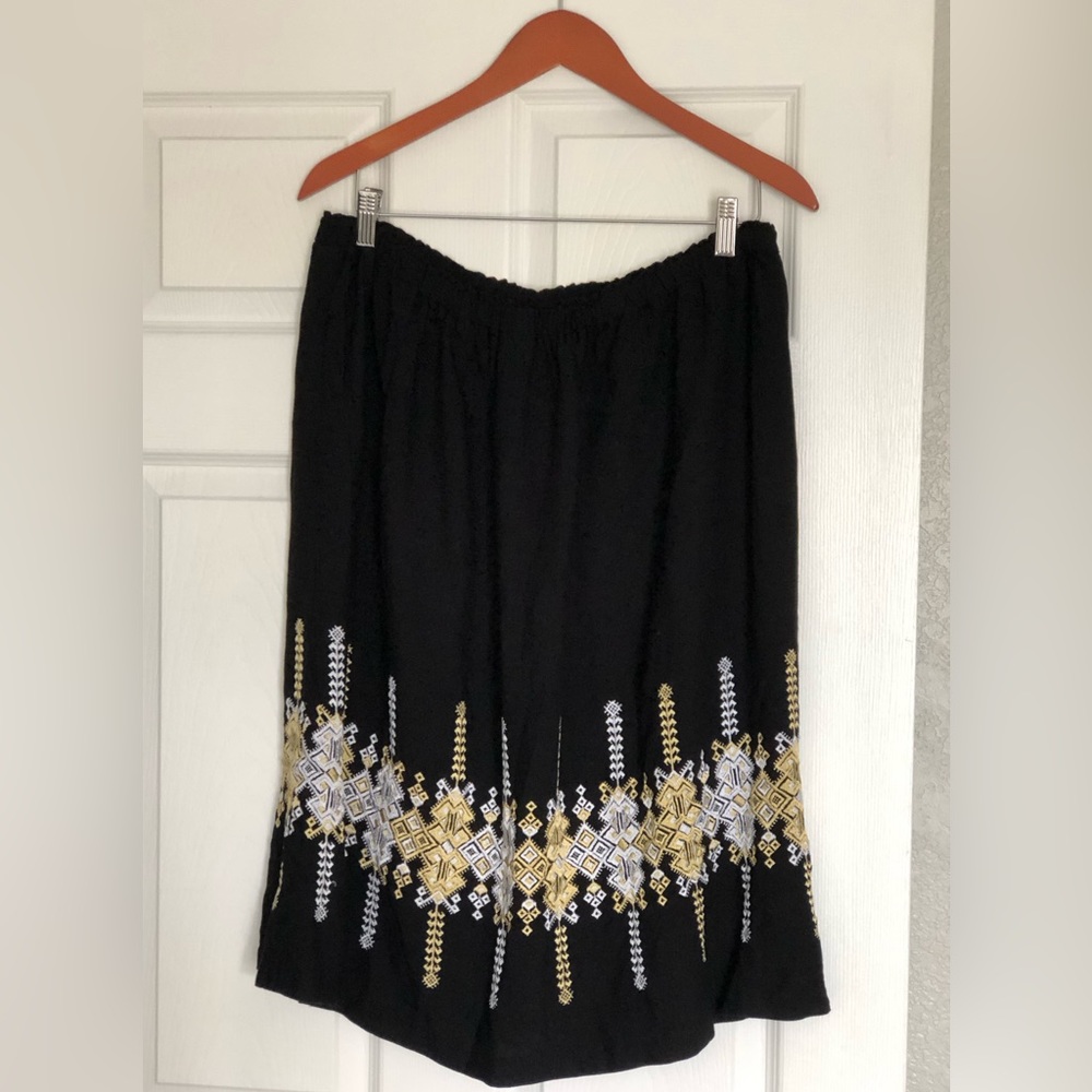 Embroidered Skirt (XXL)